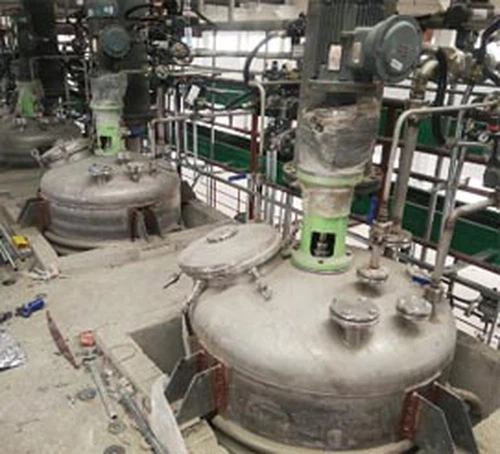 Regelmäßige Reinigung, Inspektion, Wartung und Austausch von Reaktoren